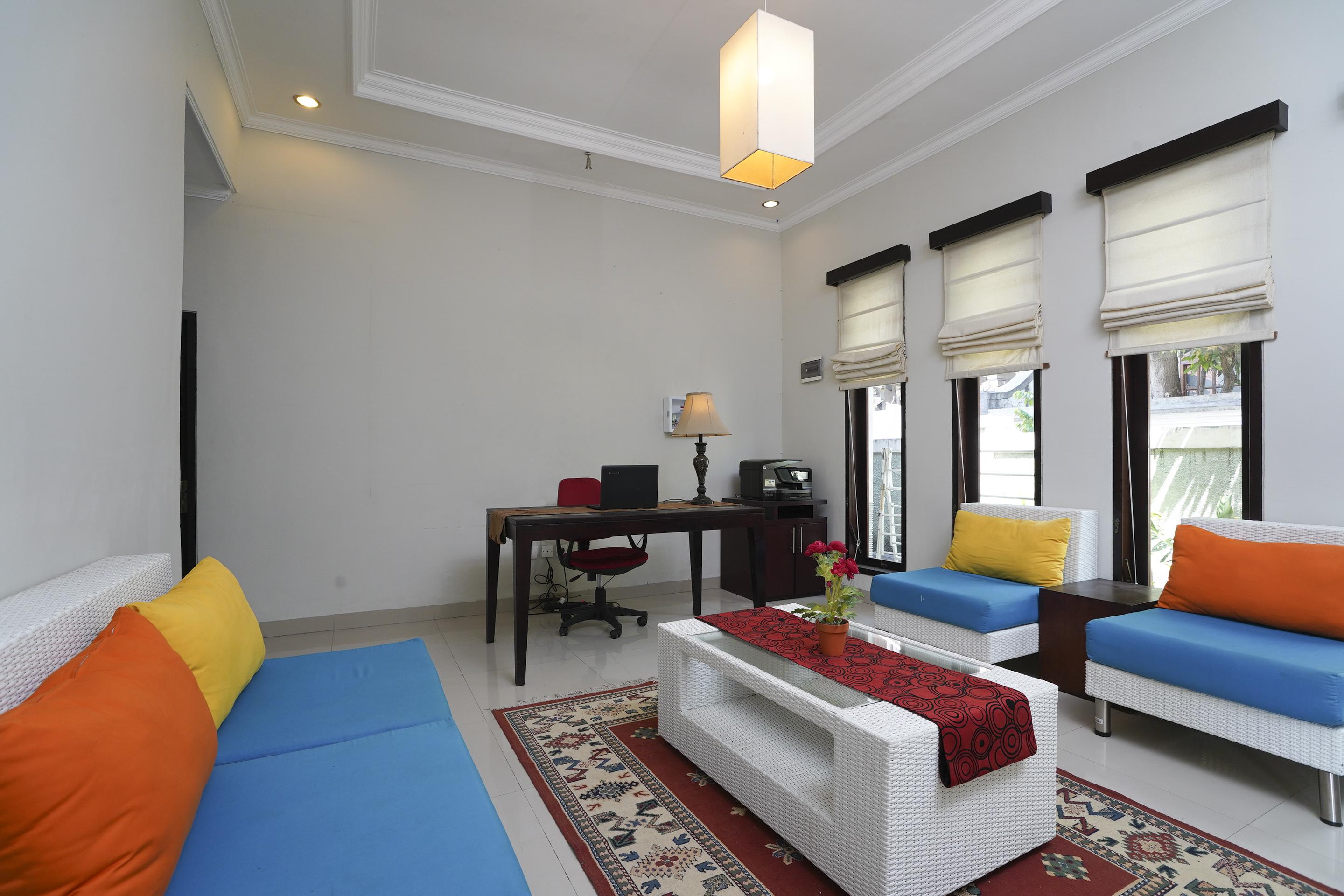 Oyo 2321 Griya Shanti Homestay 케트웰 외부 사진
